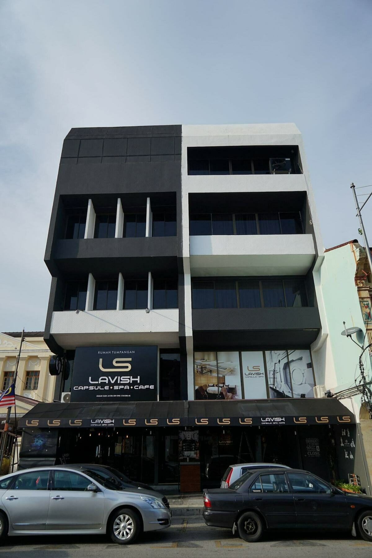 Q Capsule Hotel George Town Exterior photo